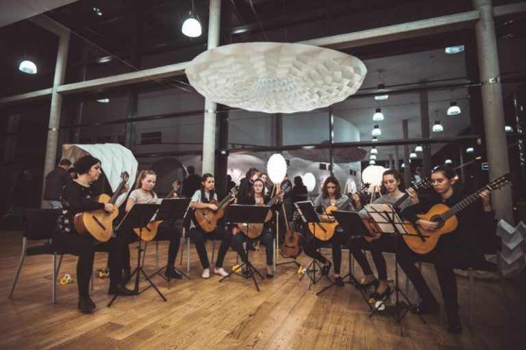 big-origami-exhibition-paper-folding-trutnov-gifo_in_uffo-fototom-srejbr